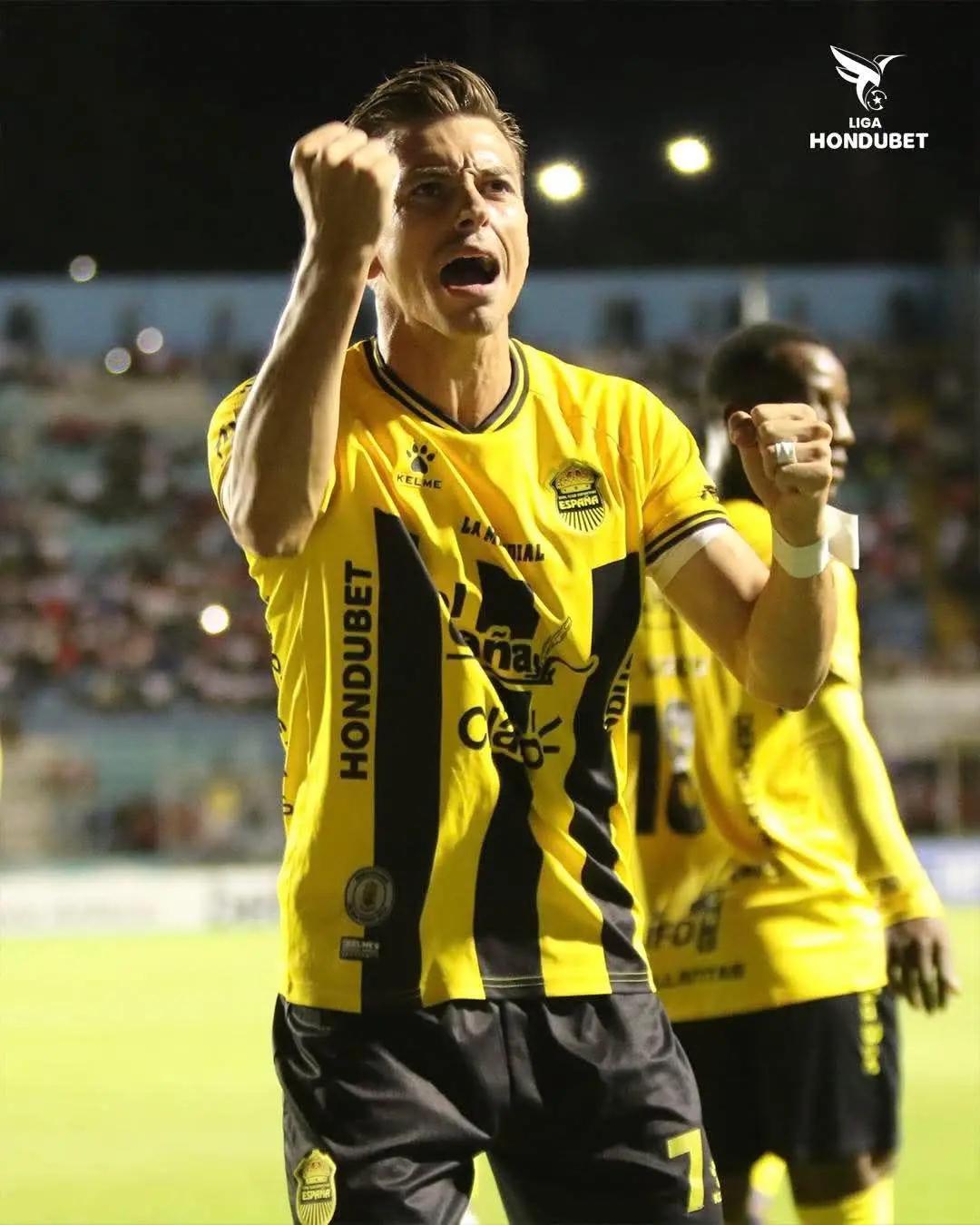 Olimpia amarra sus primeros fichajes, Motagua saca la chequera y Olancho comienza