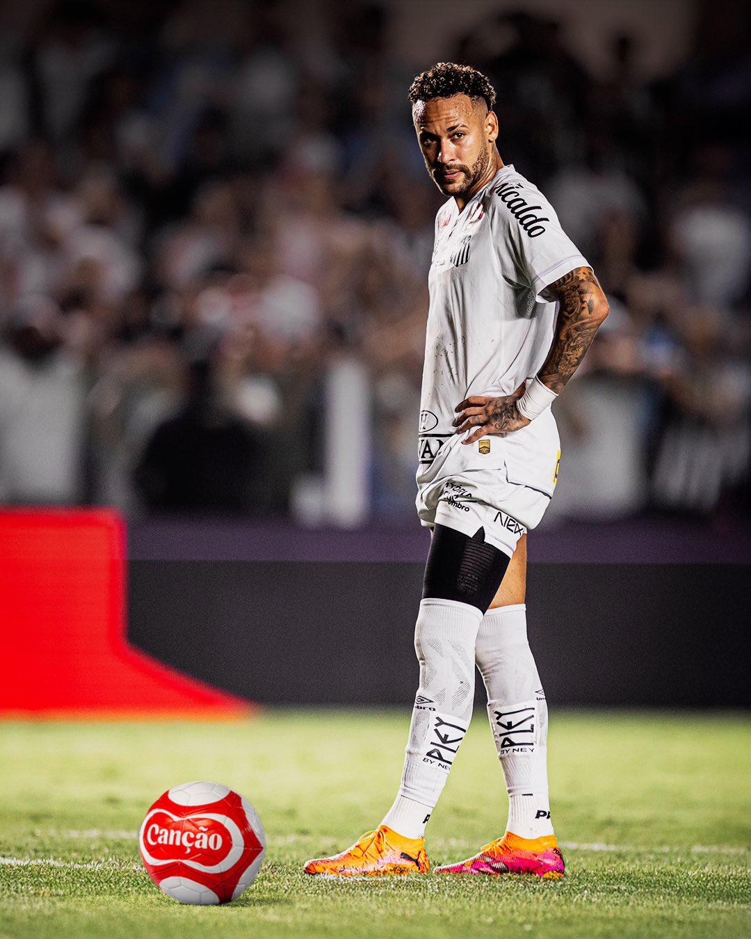 Neymar sacude al mundo del fútbol con la decisión que pretende tomar