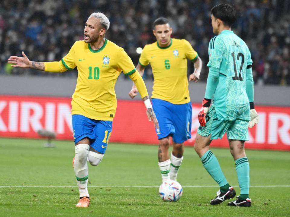 Neymar a punto de alcanzar a Pelé como máximo goleador histórico de Brasil