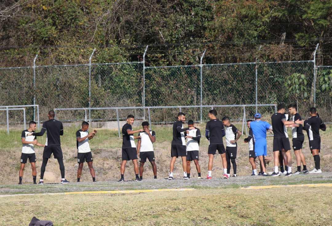 Olimpia no contó con tres futbolistas por lesión y regresa jugador que estaba marginado