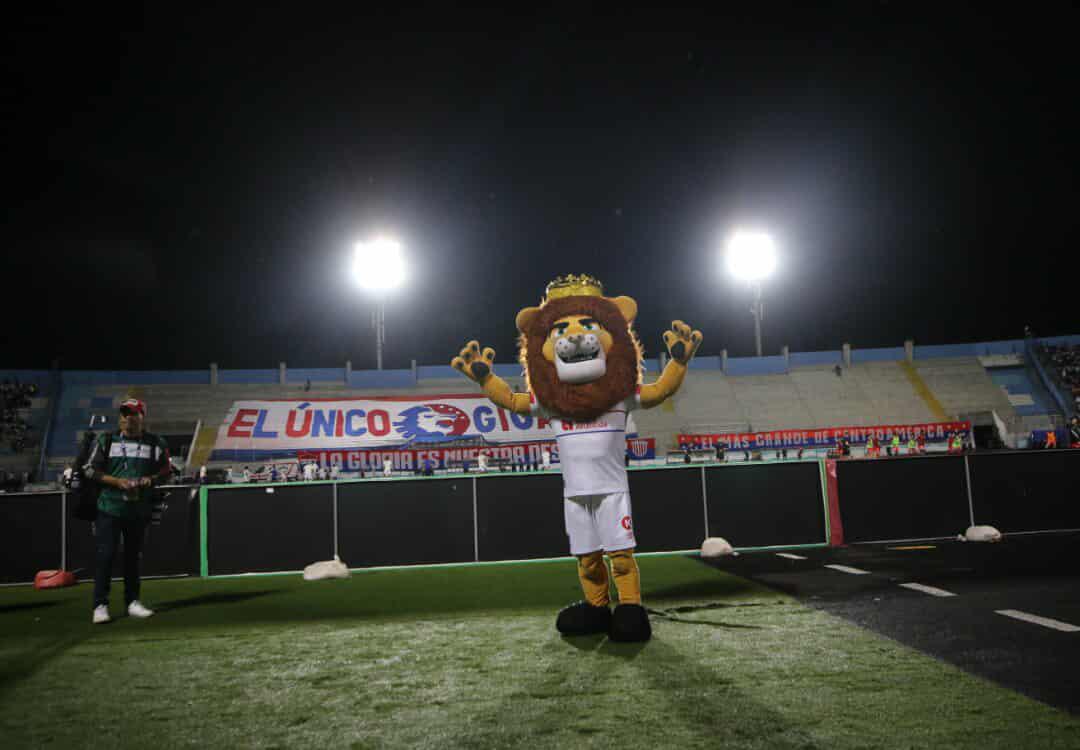 Debut en Olimpia, bronca de Xelajú, lo que hizo Nasralla y fiesta por la clasificación en Concacaf