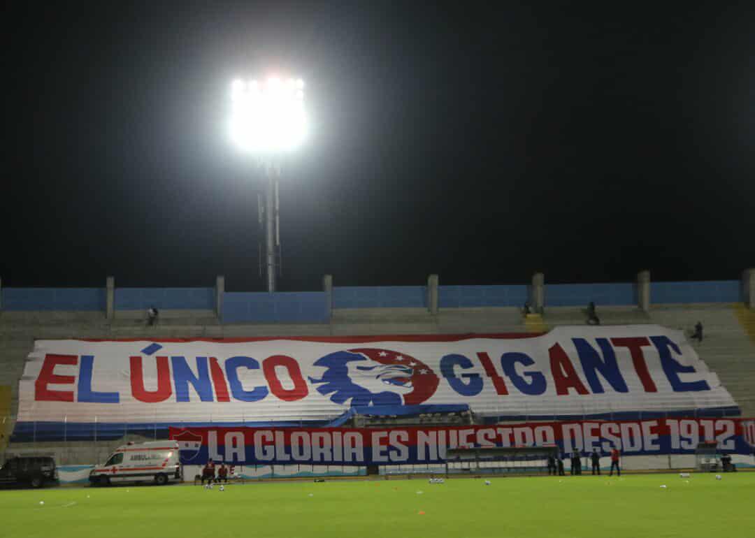 Debut en Olimpia, bronca de Xelajú, lo que hizo Nasralla y fiesta por la clasificación en Concacaf