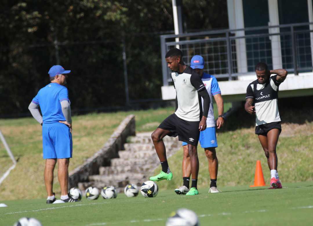 Olimpia no contó con tres futbolistas por lesión y regresa jugador que estaba marginado