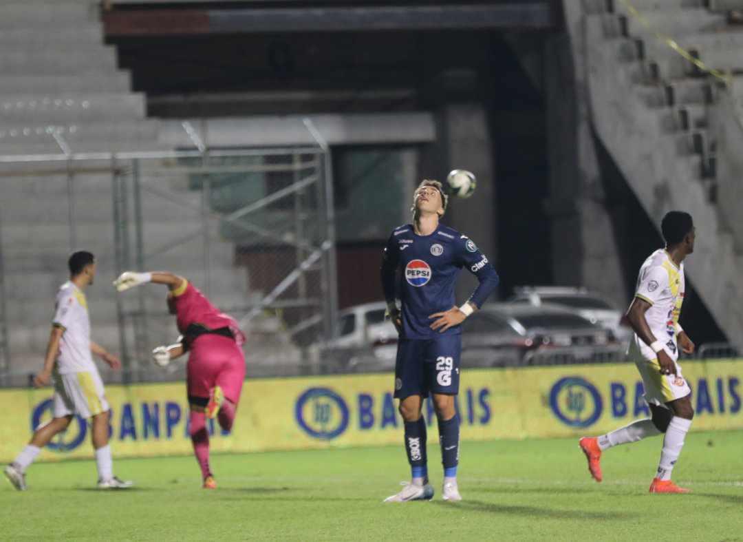 Chica viral de TikTok presente, lo que hizo Diego Vázquez y bellas damas en triunfo de Motagua