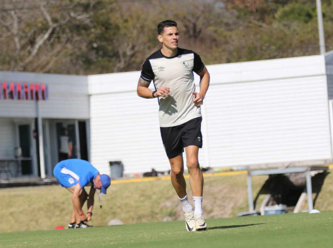 Olimpia no contó con tres futbolistas por lesión y regresa jugador que estaba marginado