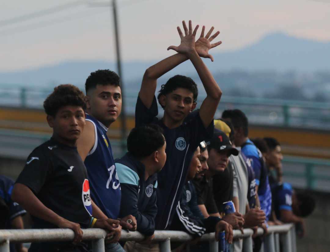 Llegó un campeón, sorpresa de la ´Revo´ y bonito ambiente previo al Motagua vs Real España