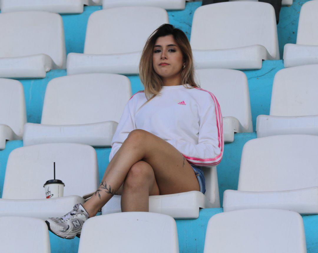 Olimpia y sus bellas aficionadas para clásico ante Marathón en el Nacional