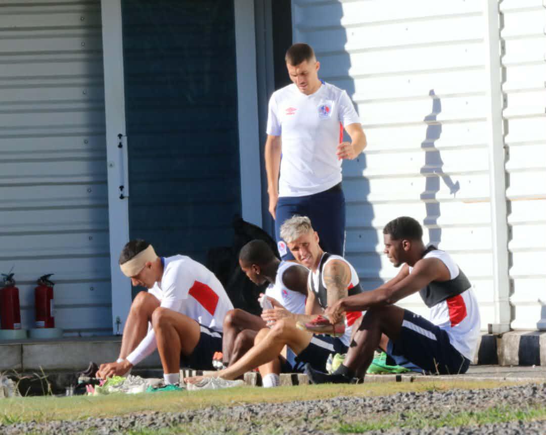 Olimpia con alta y jugador preocupa por lesión: Así se preparan los leones para la final ante Marathón