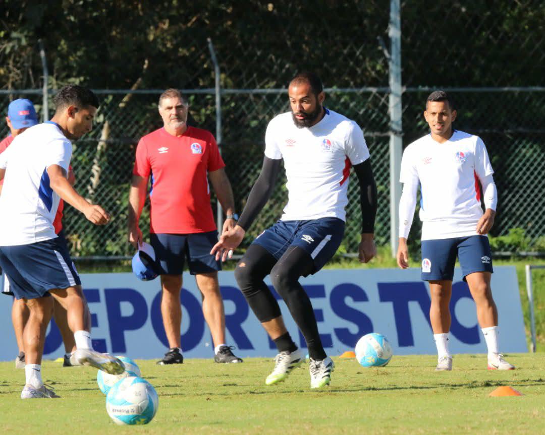 Olimpia con alta y jugador preocupa por lesión: Así se preparan los leones para la final ante Marathón