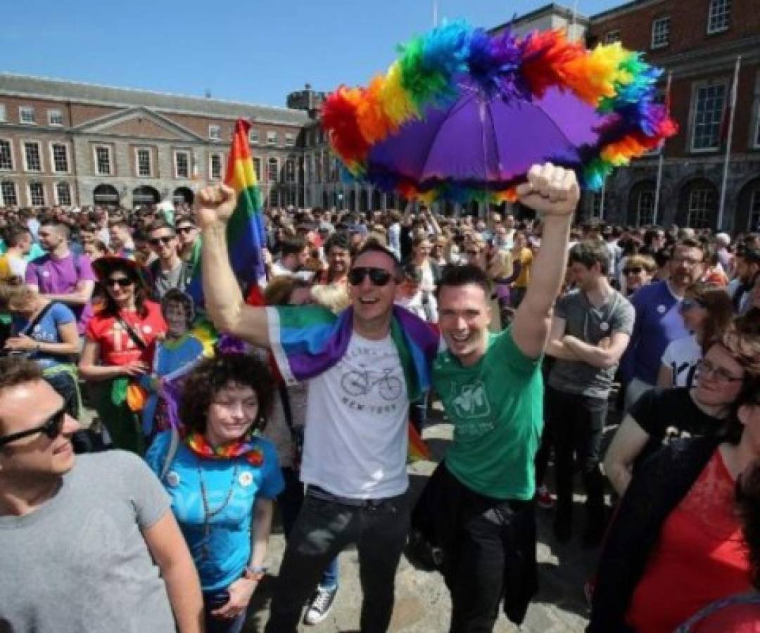 Irlanda dice 'sí, quiero' a las bodas homosexuales