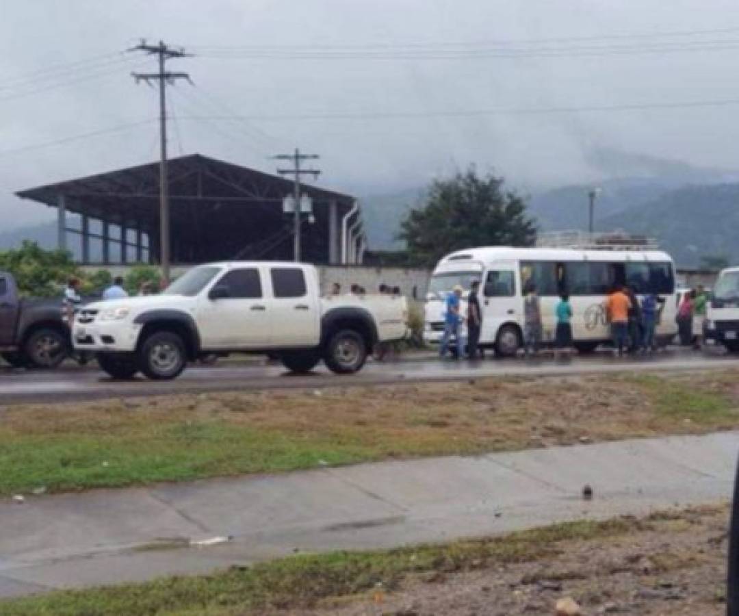 Un muerto y varios heridos deja violento asalto dentro de bus rapidito a la altura de Pimienta, Cortés