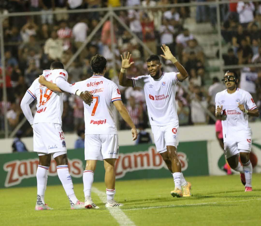 Chica sorprende a todos, Benguché preocupa, golazo de Puskas y Olimpia vapulea al Platense