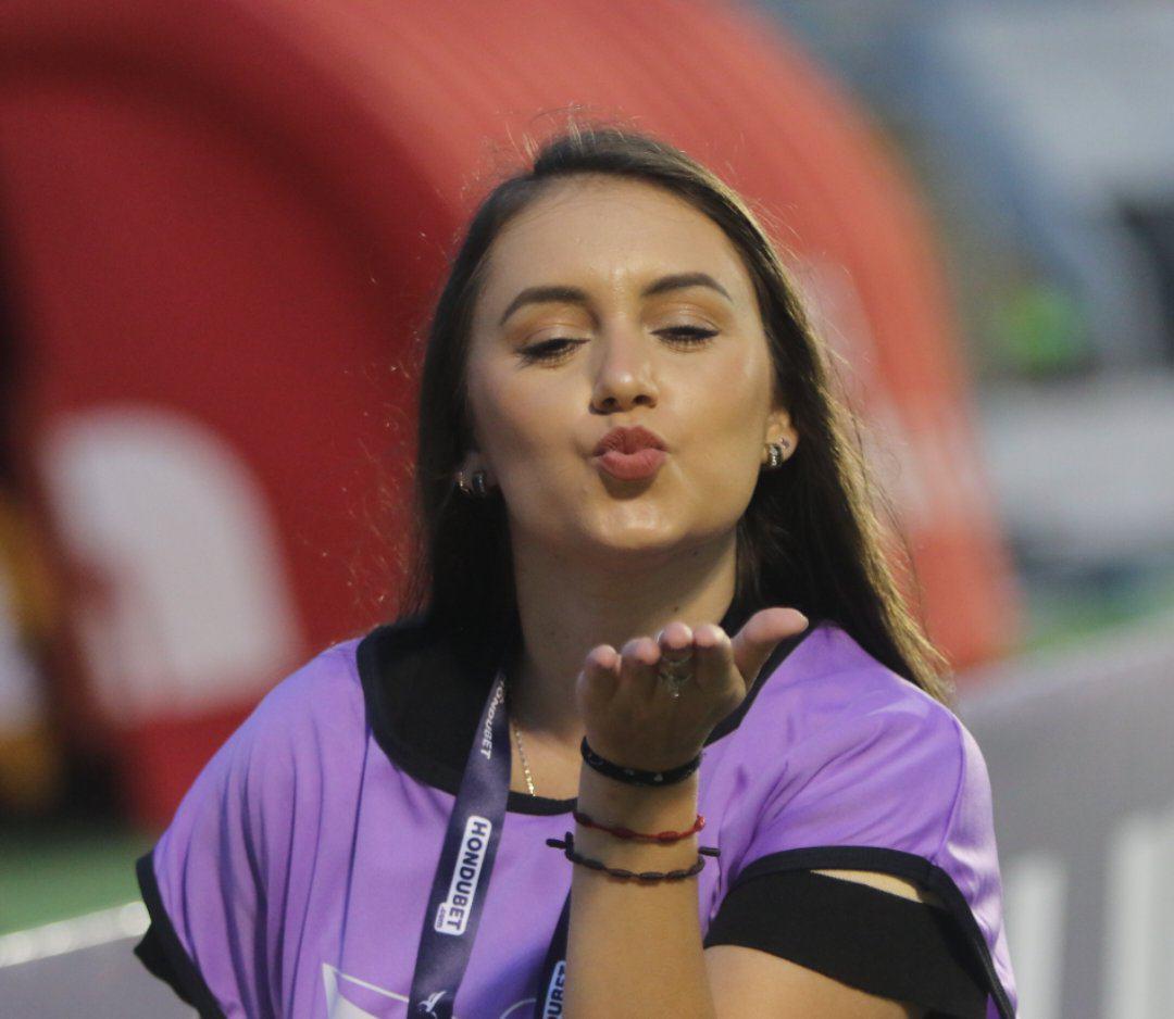 Las bellas chicas del Olimpia que se robaron las miradas en juego ante UPNFM