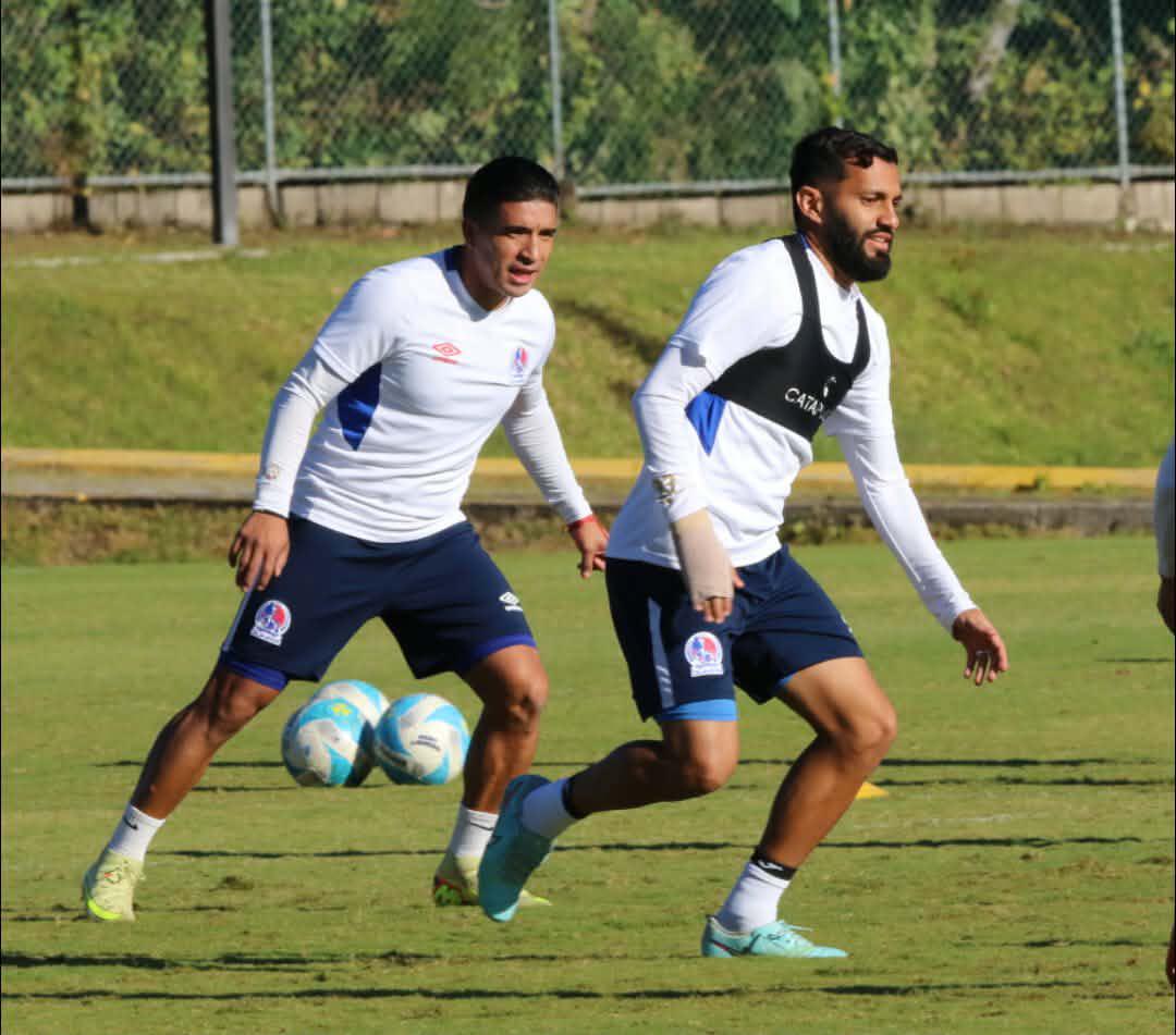 Olimpia con alta y jugador preocupa por lesión: Así se preparan los leones para la final ante Marathón