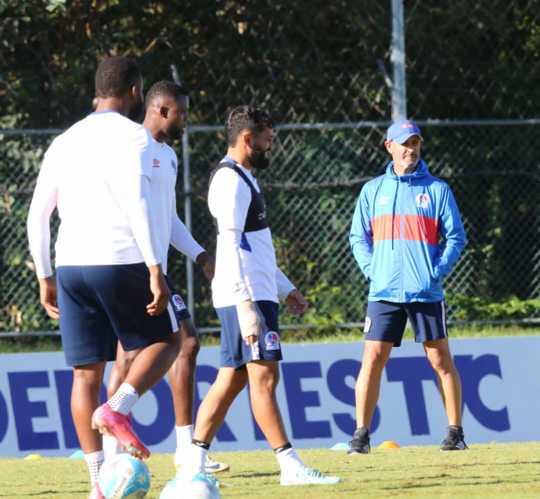 Olimpia con alta y jugador preocupa por lesión: Así se preparan los leones para la final ante Marathón