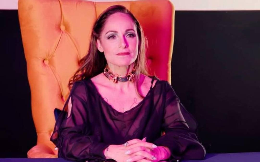 Lolita Cortés, la polémica jueza de La Academia que no tiene pelos en la lengua