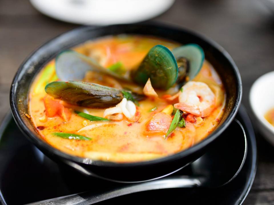La mejor manera de consentir tu paladar en este tiempo de verano y asueto es una sopa humeante y plena de los productos del mar.