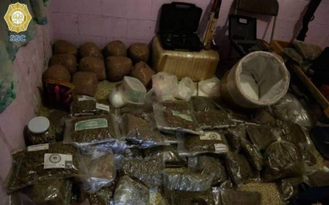 Armas, droga y santería halladas en túnel durante detención de 31 narcos