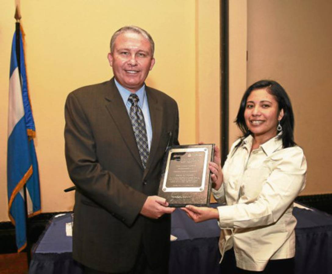 Premian proyección solidaria de EL HERALDO