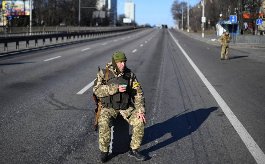 Explosiones, llanto y destrucción: Impactantes imágenes tras combates intensos en Kiev