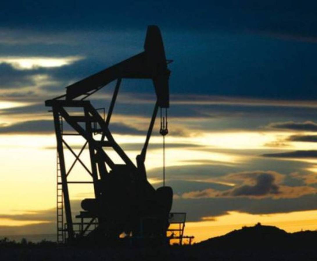 Precio del crudo cae por temor a aumento de exportaciones tras acuerdo con Irán