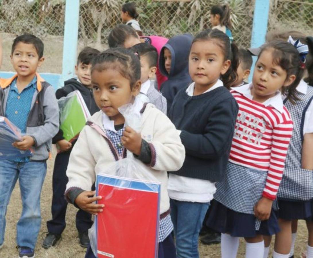 La Maratón del Saber lleva alegría a escolares de aldea Monte Redondo