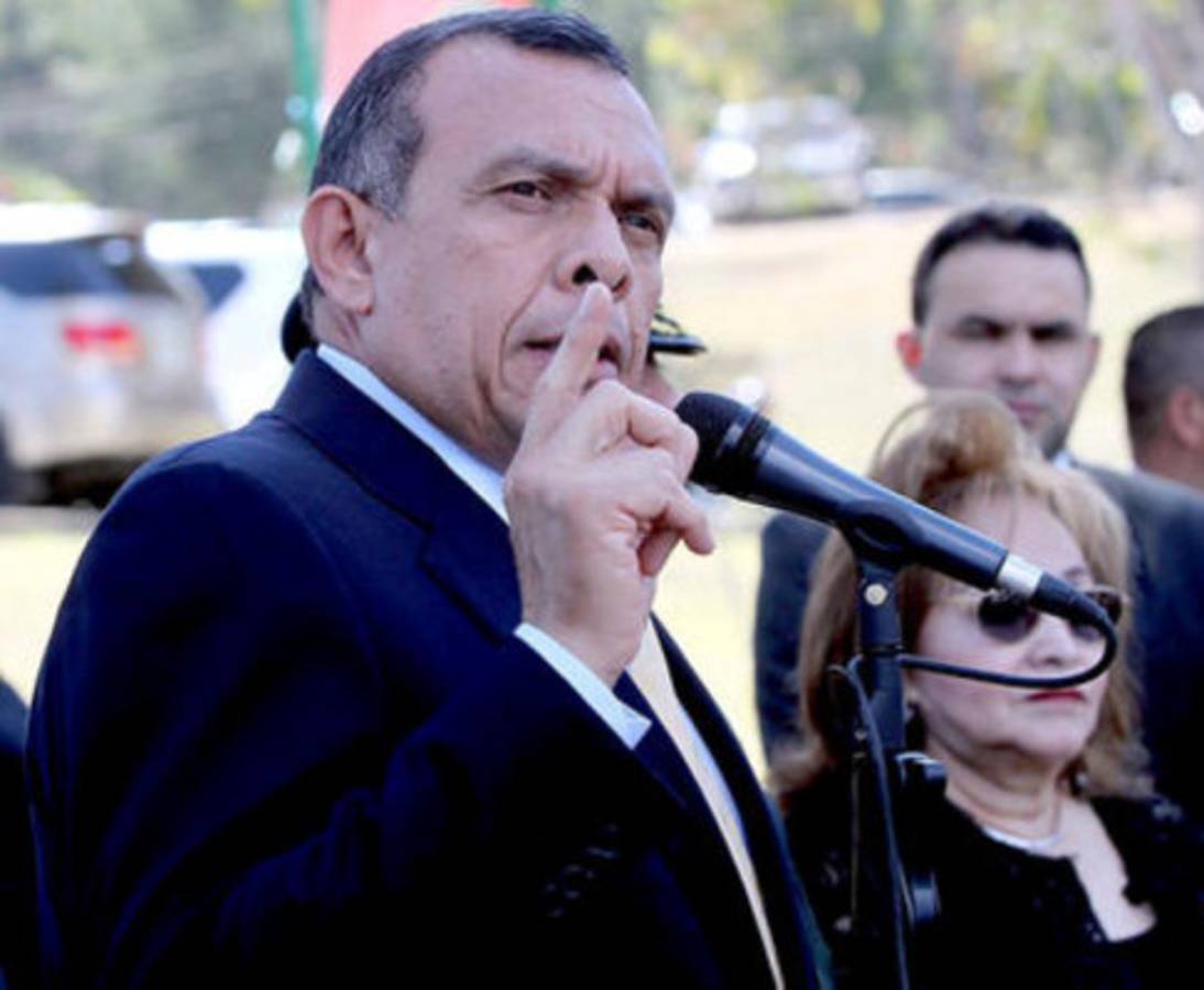 Lobo declina seguir socializando 'ley hipoteca”