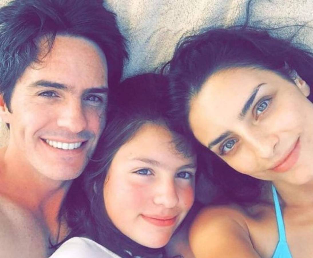 ¡Divertida imagen! La familia Derbez 'muere' después de intenso entrenamiento