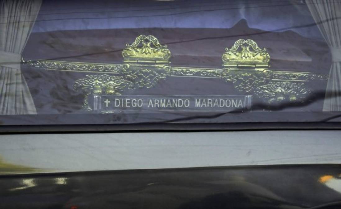 Entre el caos y la tristeza, Argentina y el mundo dan su 'último adiós' al ídolo Maradona (FOTOS)