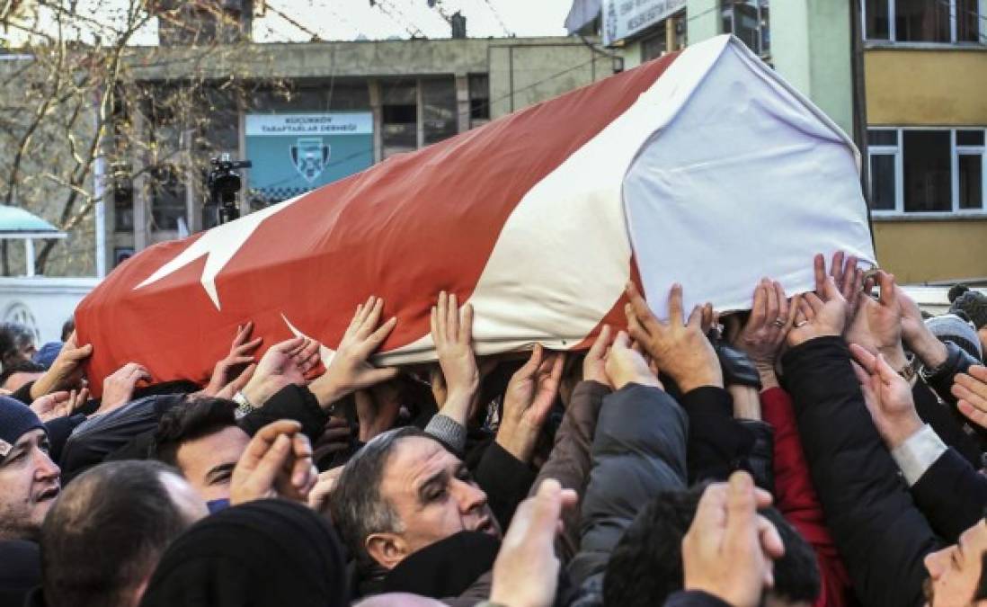 El drama en Turquía tras ataque mortal en plena fiesta de Año Nuevo