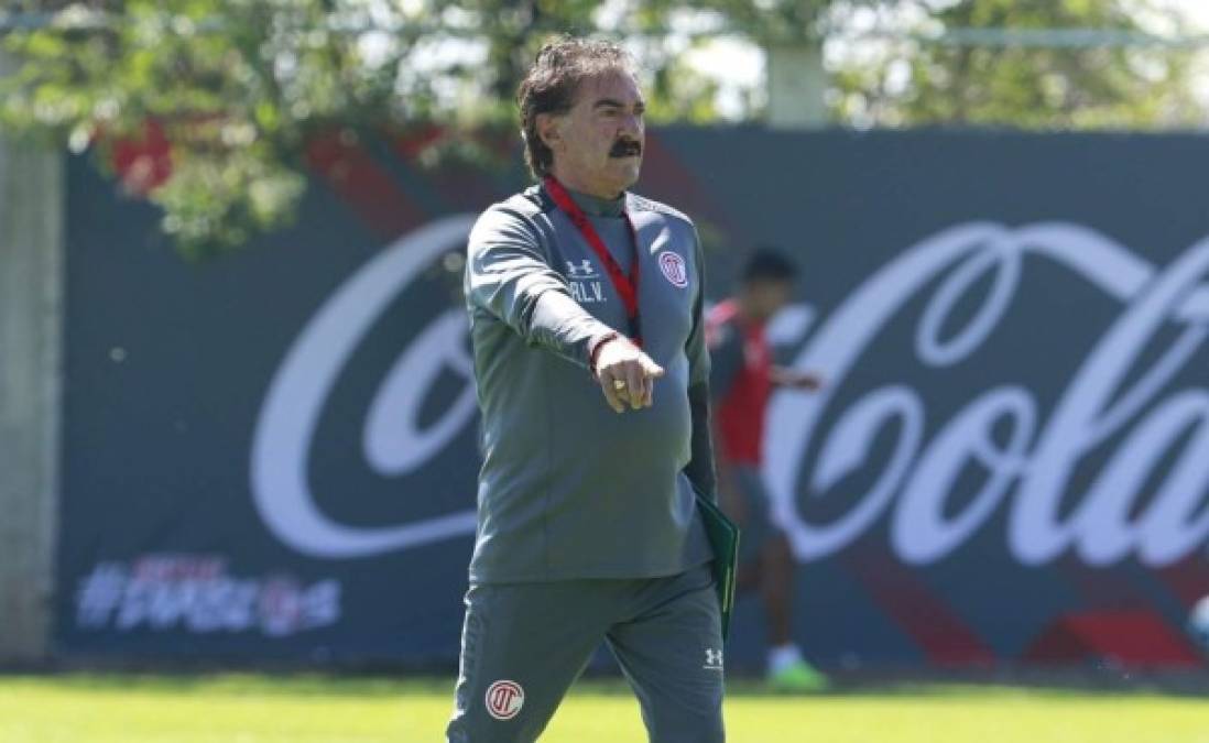 La trayectoria de Ricardo La Volpe, posible técnico de Olimpia  