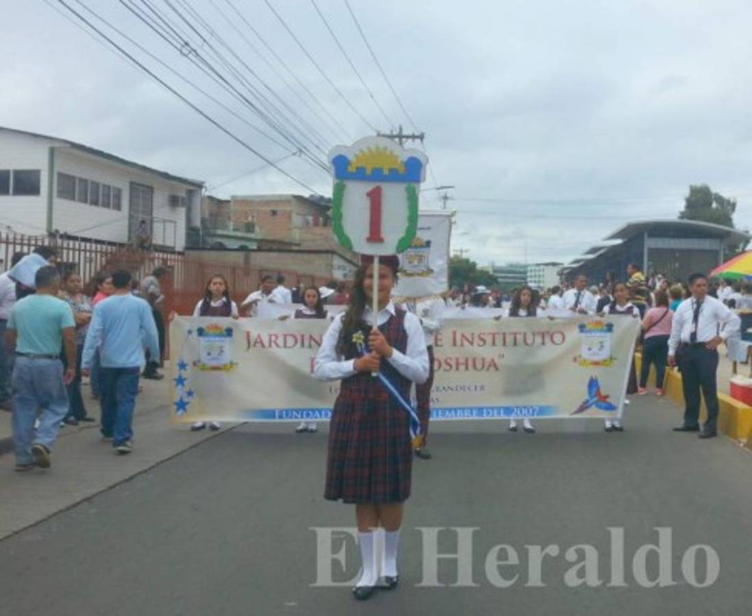 Galería de fotos del inicio del desfile en Tegucigalpa