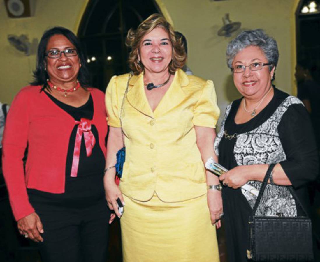 Entregan premio Martin Luther King a rectora de la UNAH