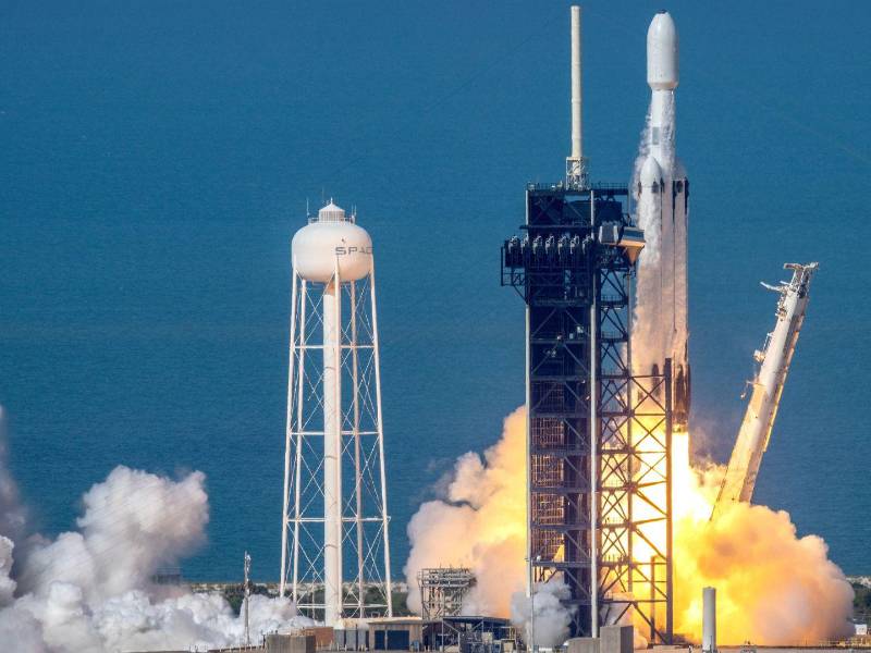 La Administración Federal de Aviación de EU propuso multas a SpaceX por violaciones de seguridad. (Cristobal Herrera-Ulashkevich/EPA, vÍa Shutterstock)