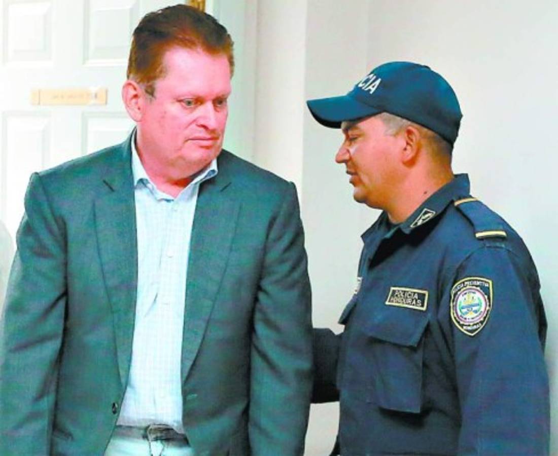 Absuelven a exviceministro del FHIS por delito de pornografía infantil