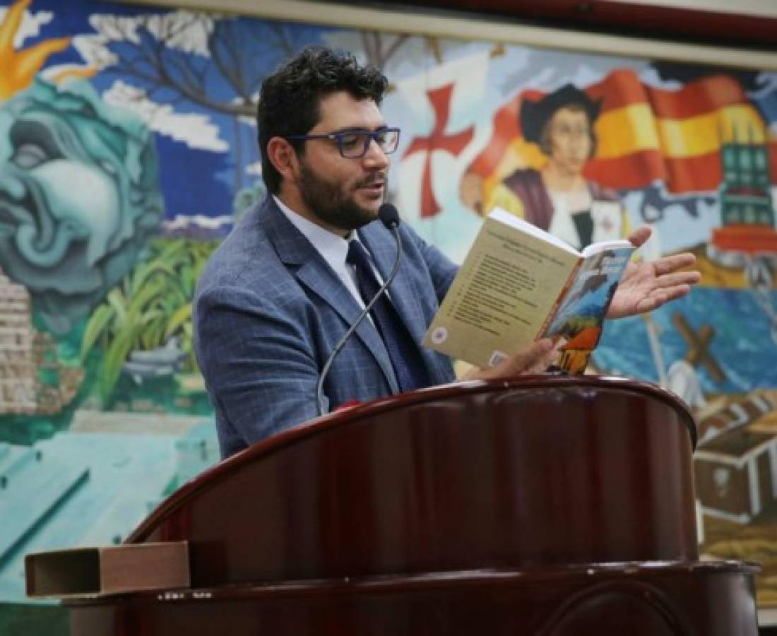 Rolando Kattán disertó sobre la vida y obra de Rafael Heliodoro Valle, hondureño que por su gran labor en pro de la cultura y la literatura es considerado el humanista de América. Foto: Jimmy Argueta / El Heraldo.
