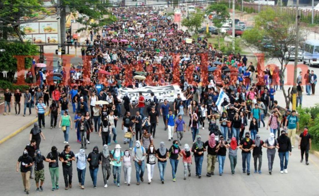 FOTOS: Nuevamente suspendidas las clases en la UNAH y los estudiantes se manifestaron así