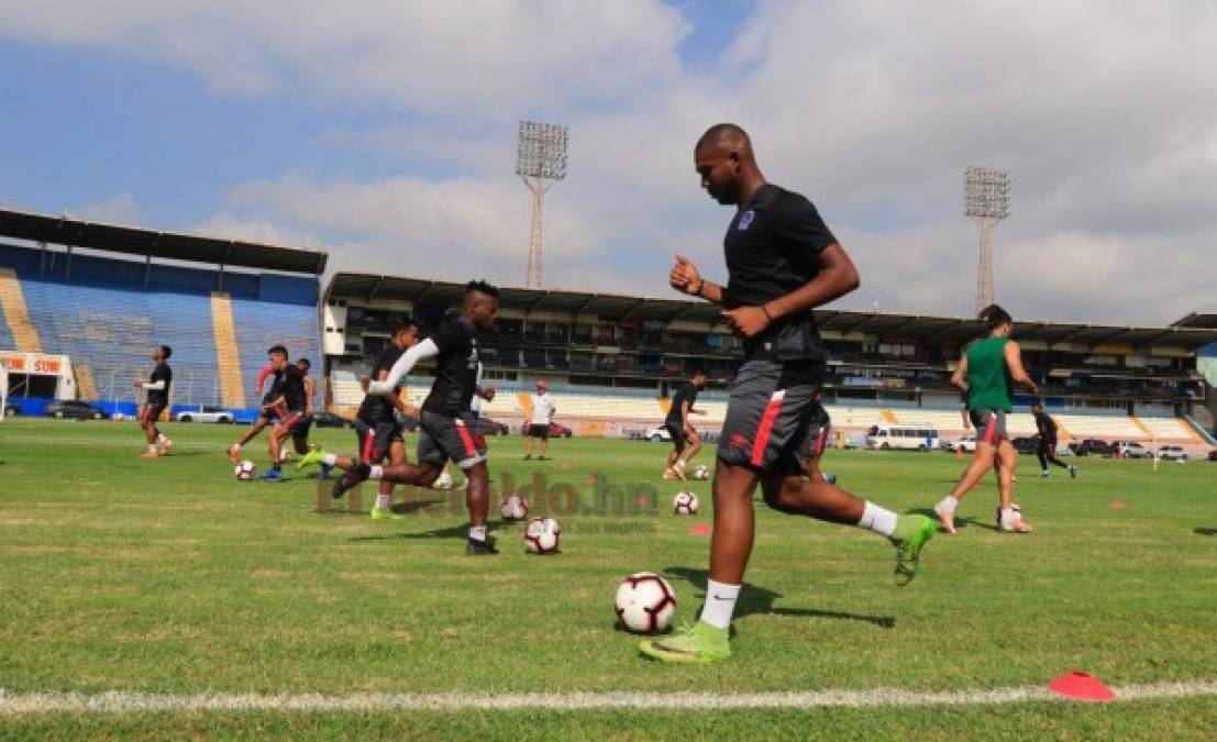 FOTOS: Motivados y pensando en el Comunicaciones, así entrenó Olimpia