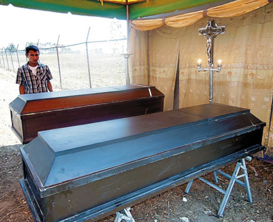 Velan a dos reos en las afueras del penal