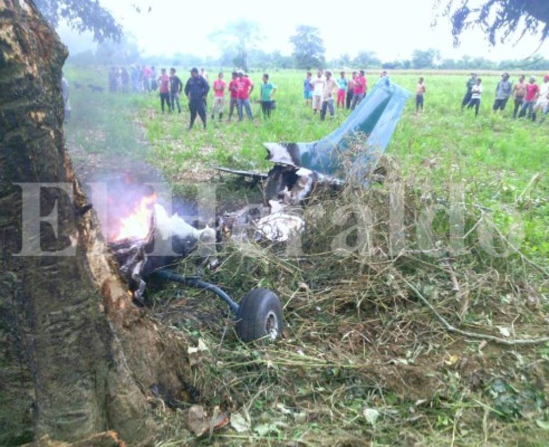 Dos personas muertas al estrellarse avioneta en el norte de Honduras