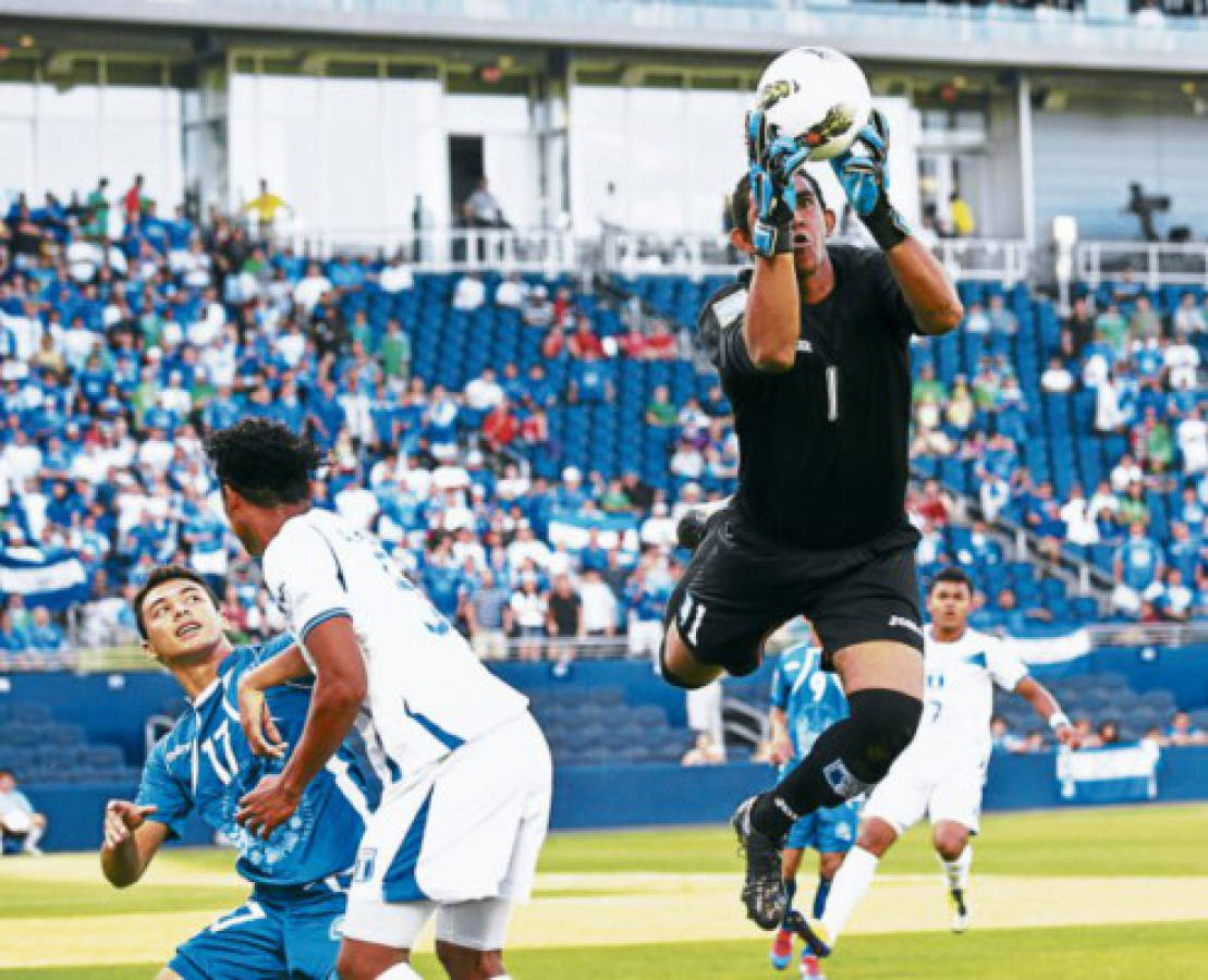 Honduras clasifica a los Olímpicos tras vencer 3-2 a El Salvador