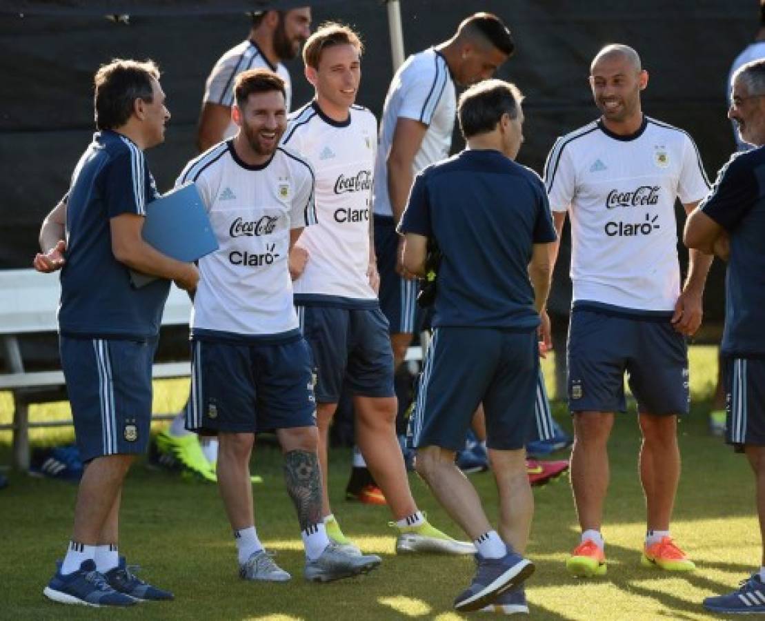 Andújar 'Messi no debería venir más a la selección de Argentina'  