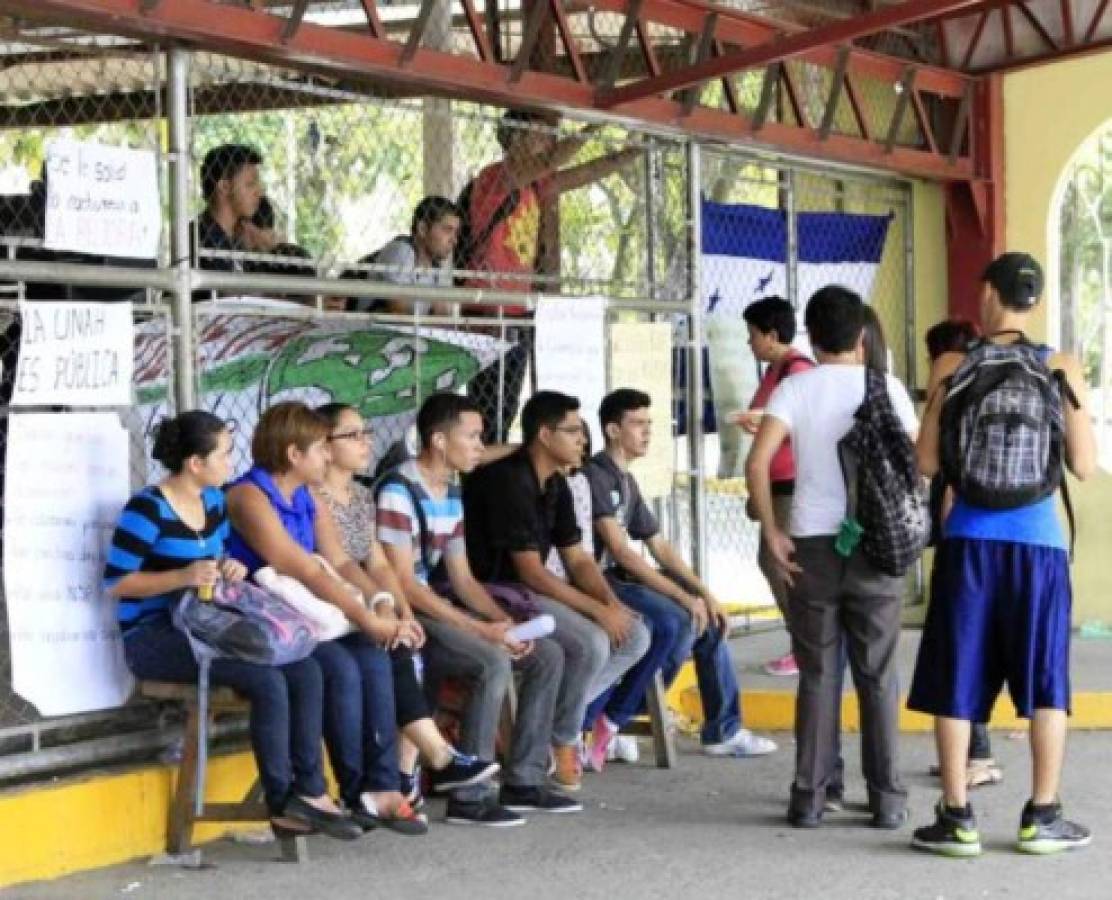 Estudiantes de otras carreras se suman al paro en la UNAH-VS