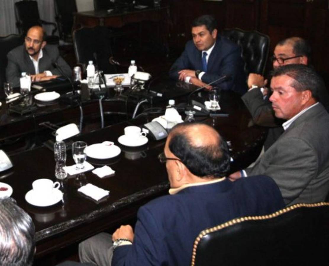 JOH pide al pueblo no prestar atención a los conspiradores