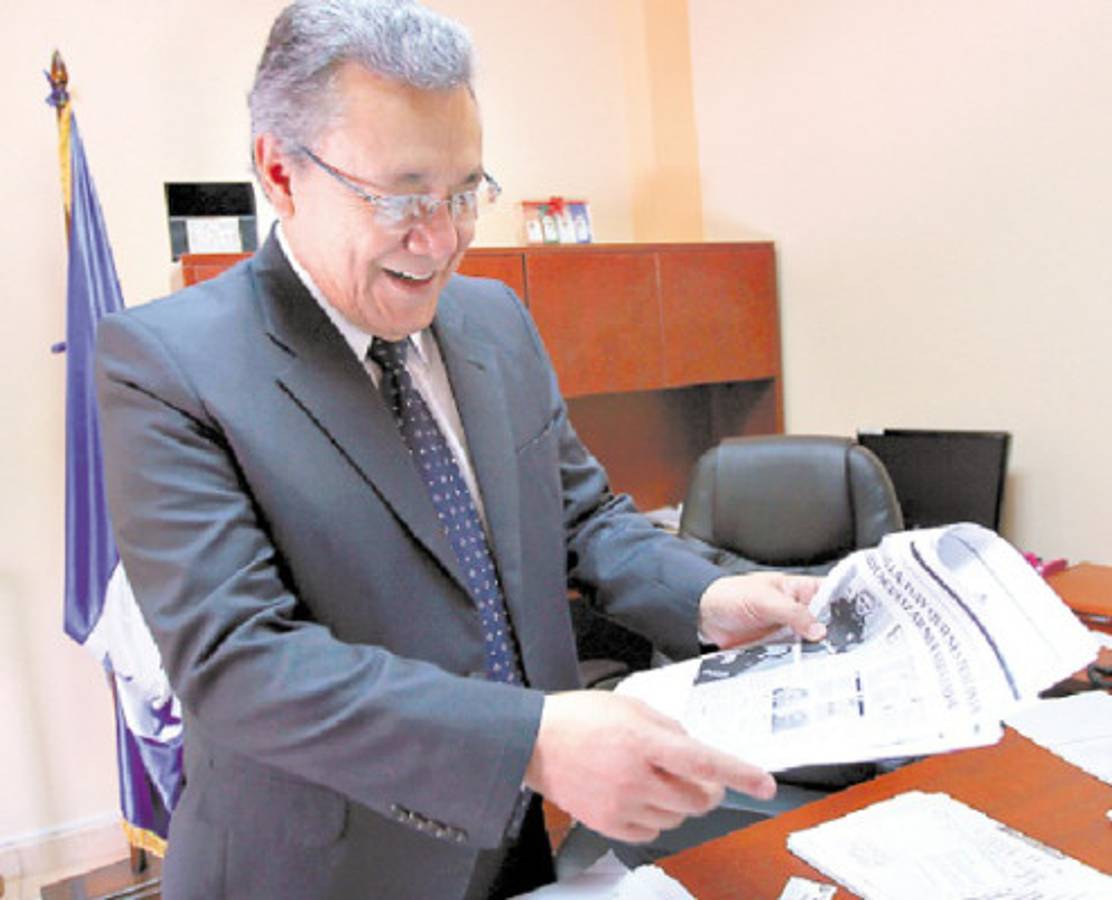 Oficiales puestos a disposición, sujetos a investigación