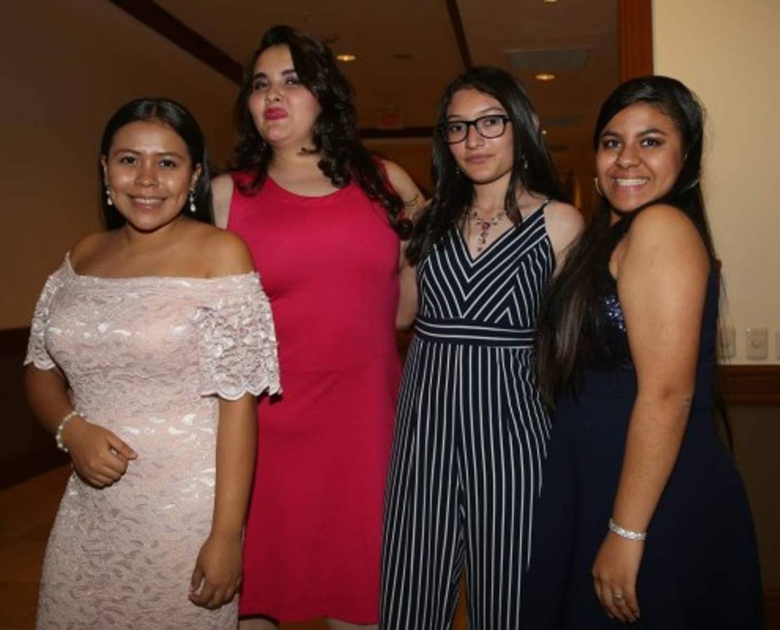 noche de recuerdo entre compañeros