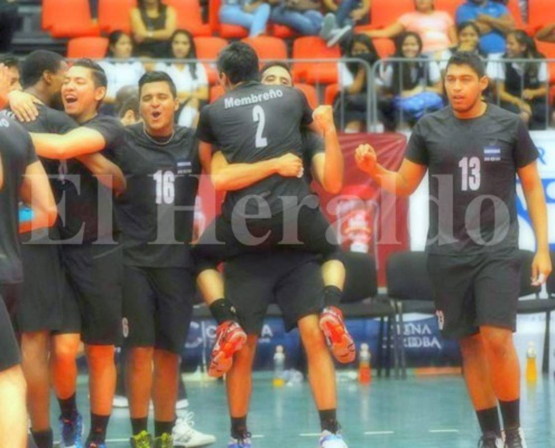 Honduras ganó el clásico centroamericano en el continental del volibol