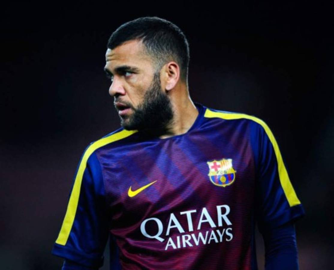 Dani Alves canta el tema musical 'El Amante” de Nicky Jam