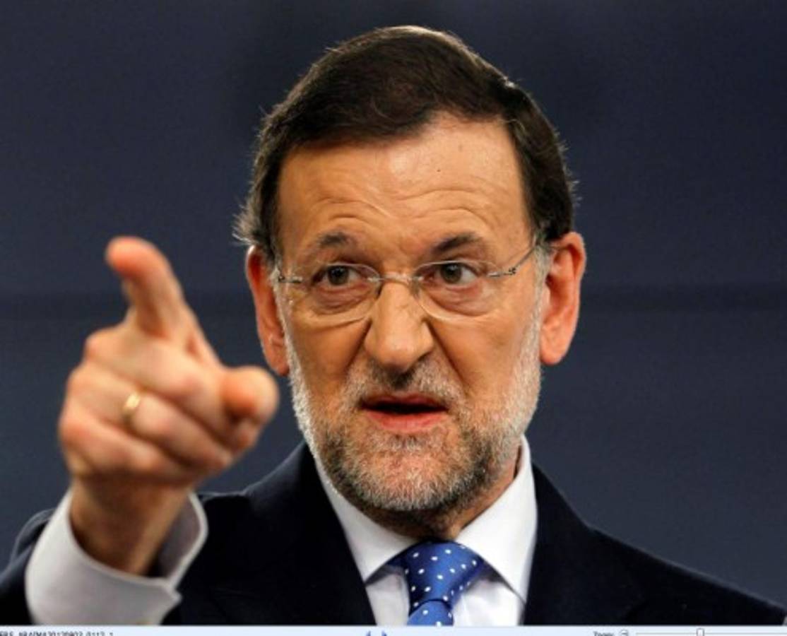 Adolescente da puñetazo a Mariano Rajoy durante acto de campaña&nbsp;&nbsp;