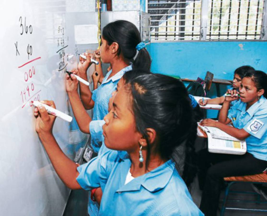Escuela cumple con los 200 días de clases